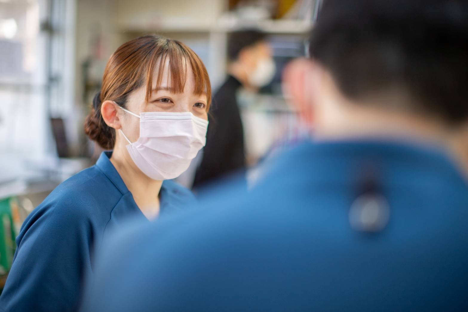 看護師同士の話し合い